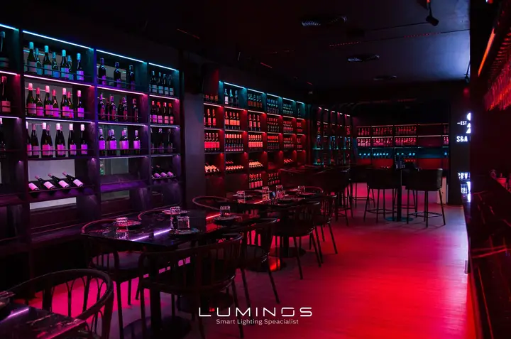 ไฟร้านไวน์ S&A Beverage ภาพที่ 3